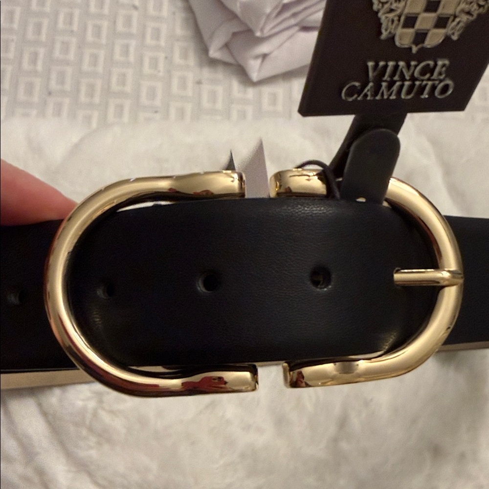 Vince Camuto Women's Belt in Black with Gold Buckle - Picture 4 of 5